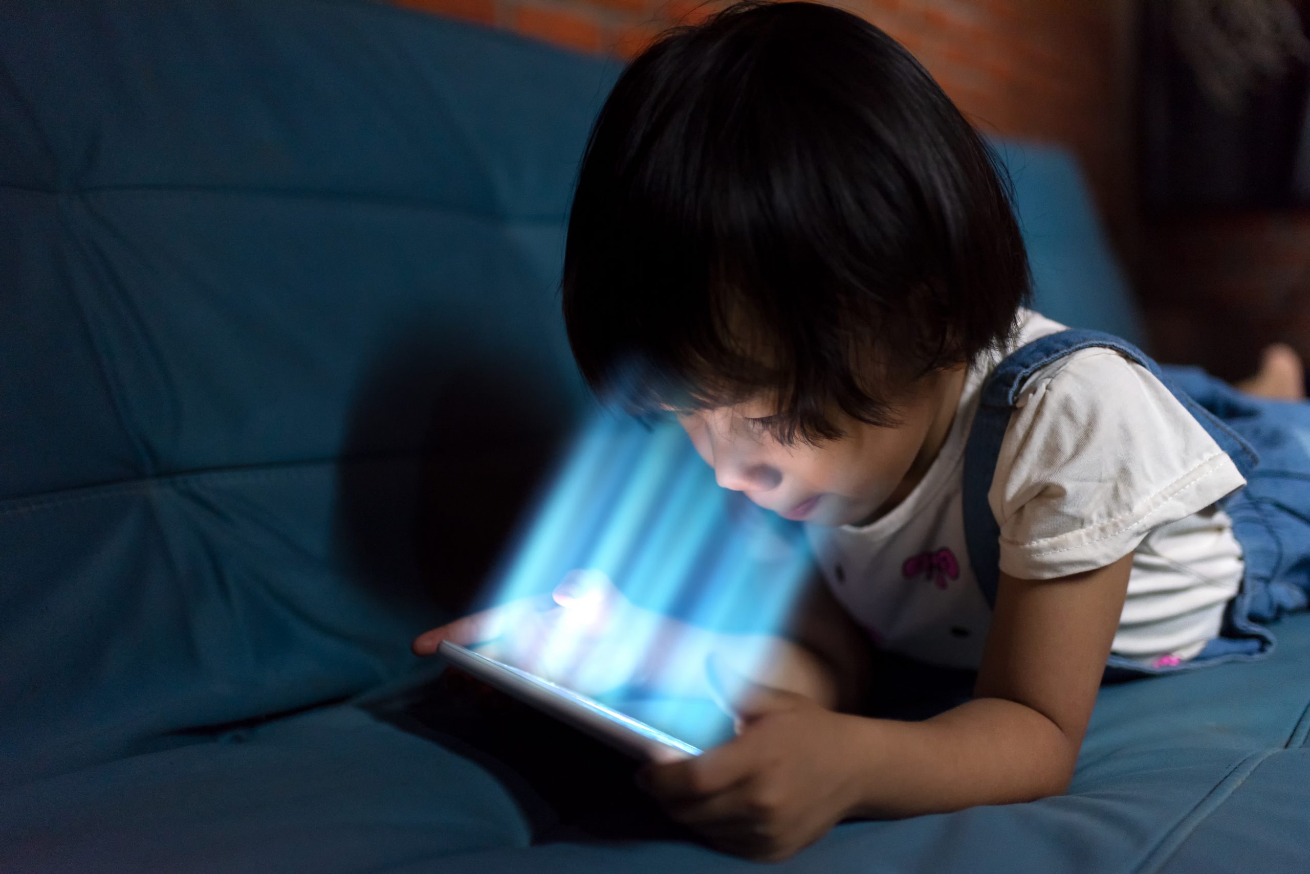 anak dengan gadget