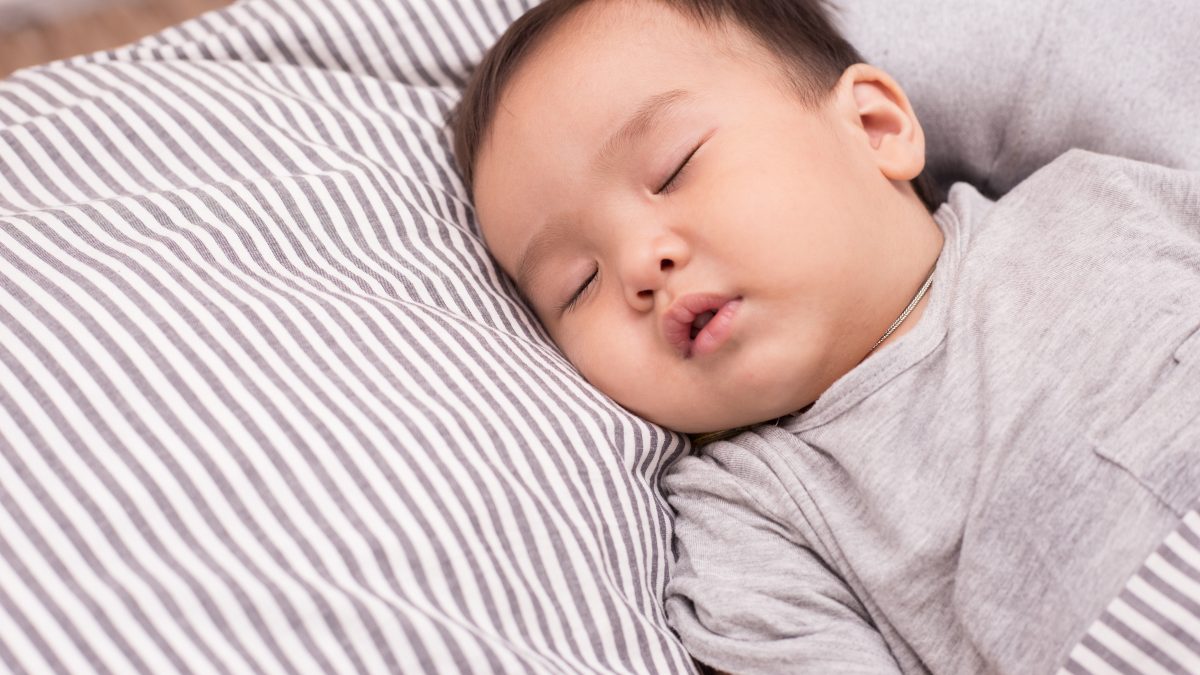 bantal aman bayi