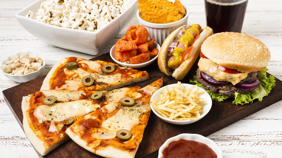 Makanan berminyak penyebab munculnya komedo