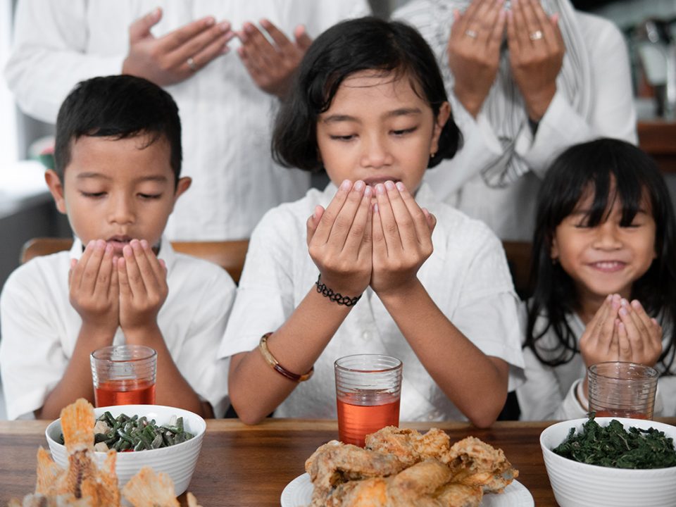 anak berpuasa pertama kali
