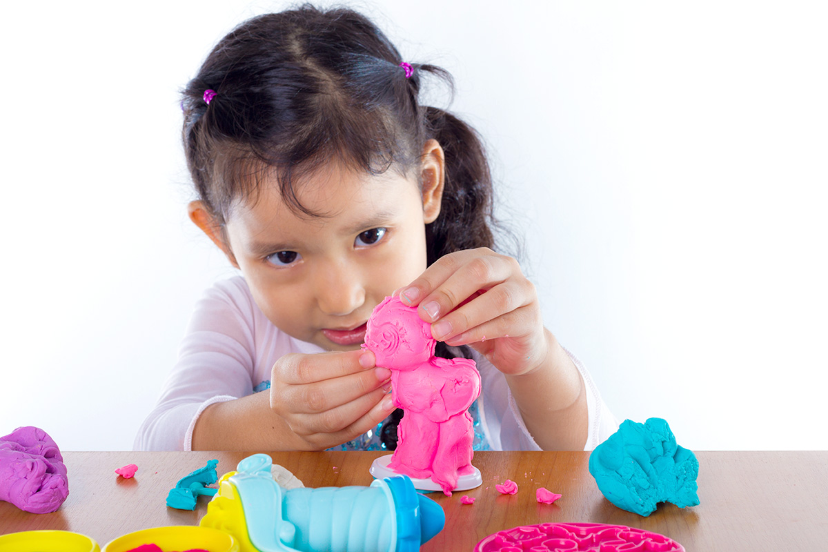 Manfaat bermain playdough