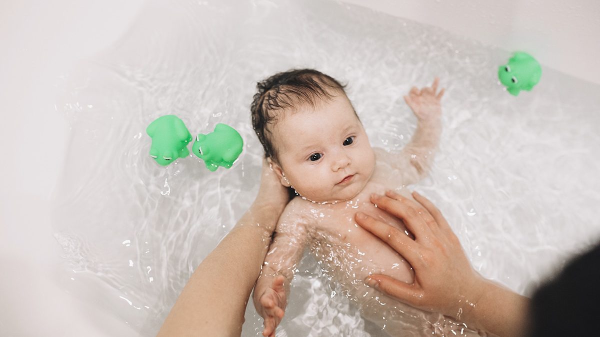 Tips merawat kulit bayi