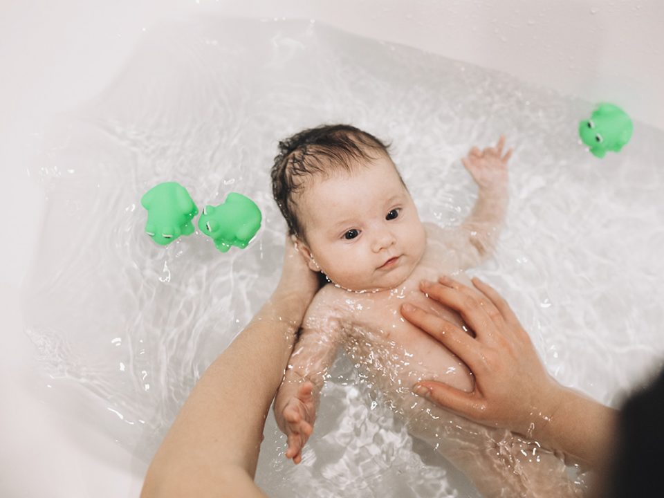 Tips merawat kulit bayi