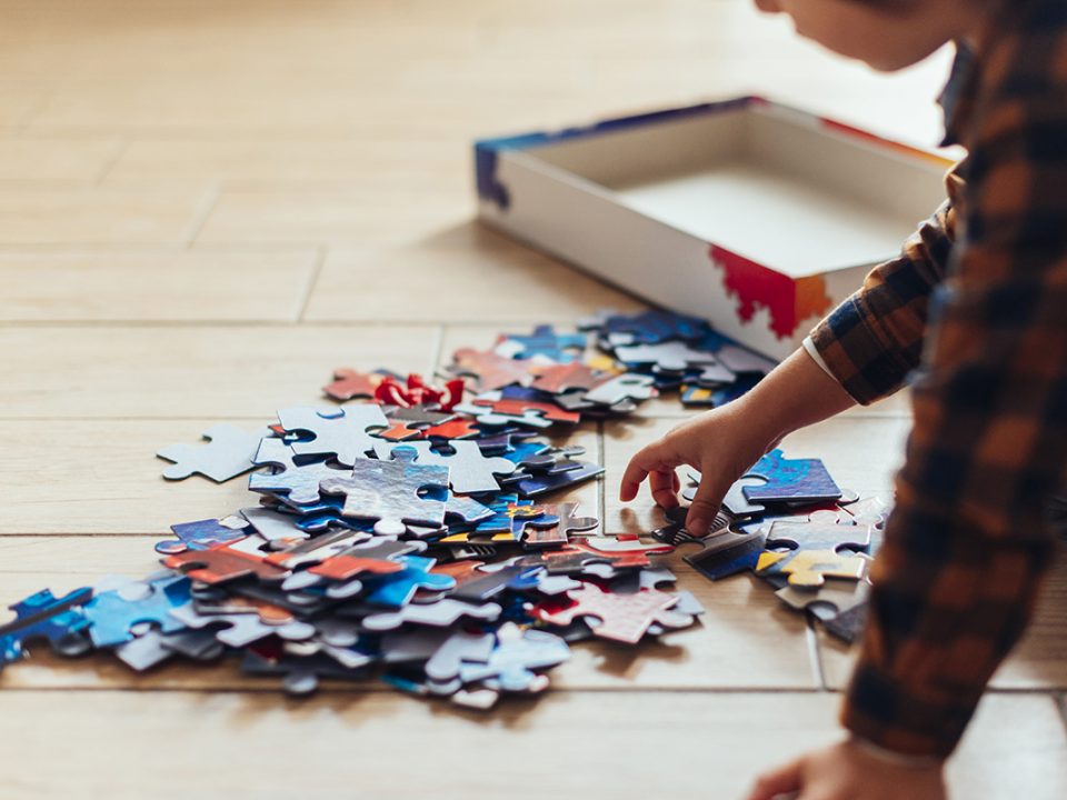 Bermain puzzle