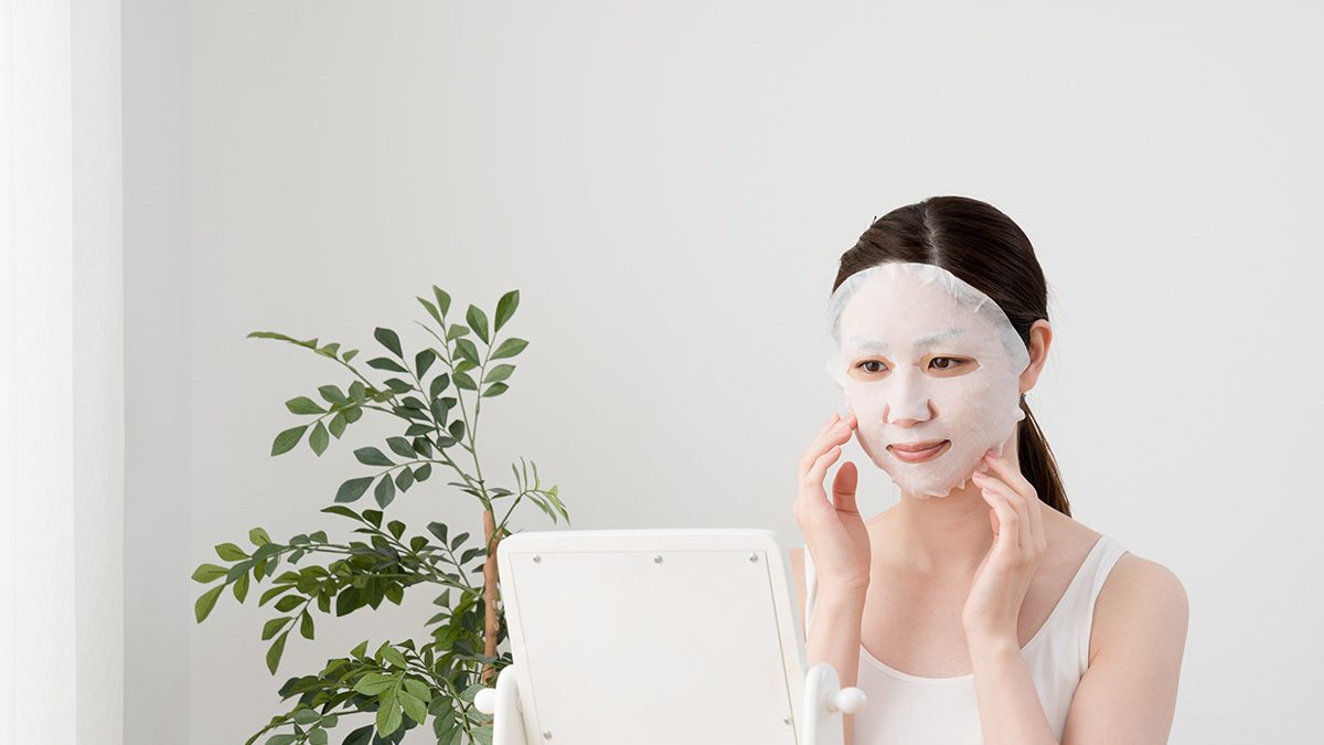 Sheet mask untuk wajah mulus