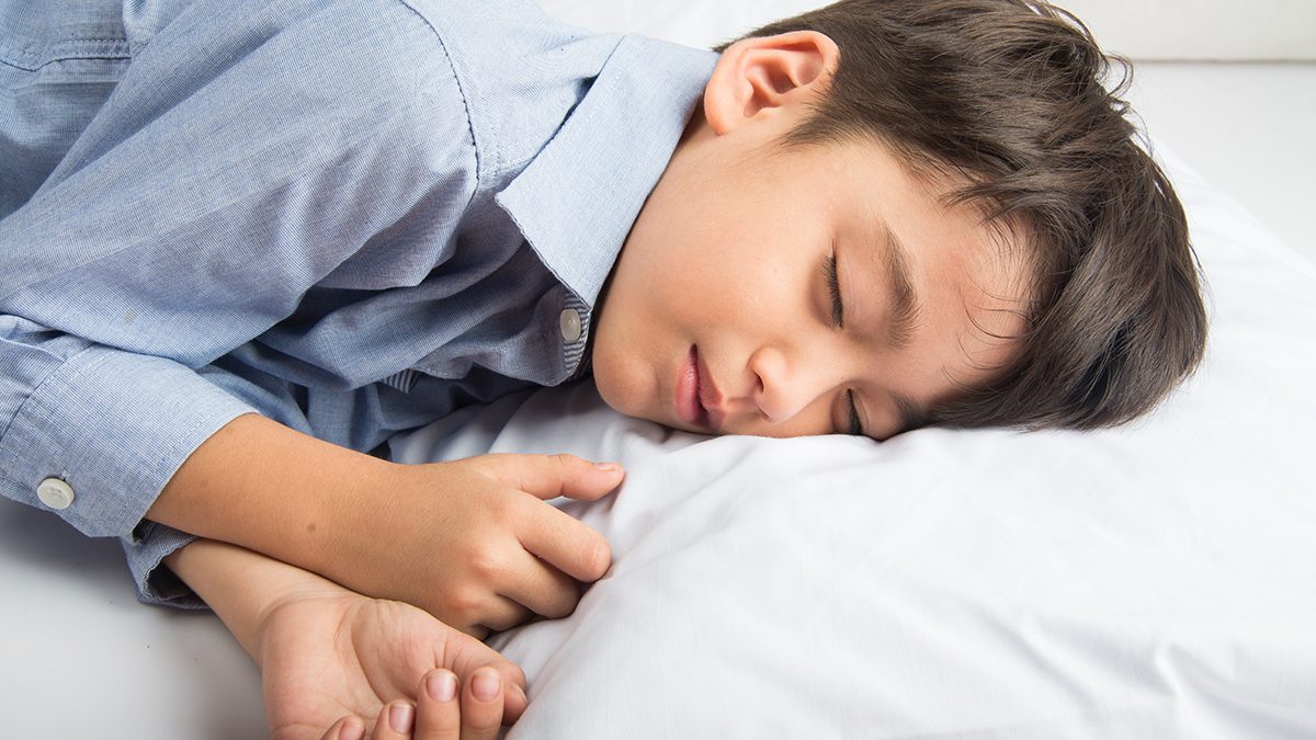 manfaat tidur siang bagi anak