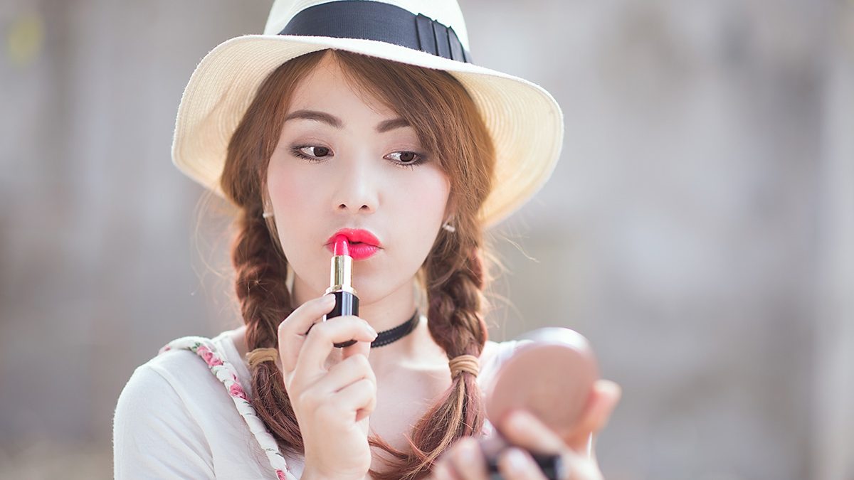 Tips lipstik tahan lama