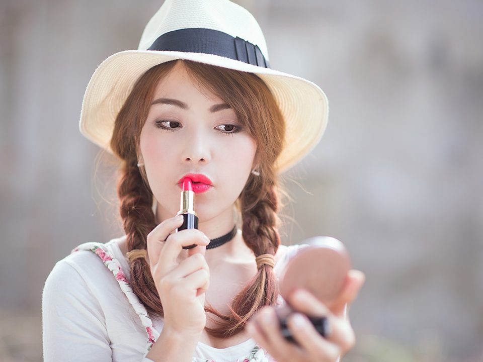 Tips lipstik tahan lama