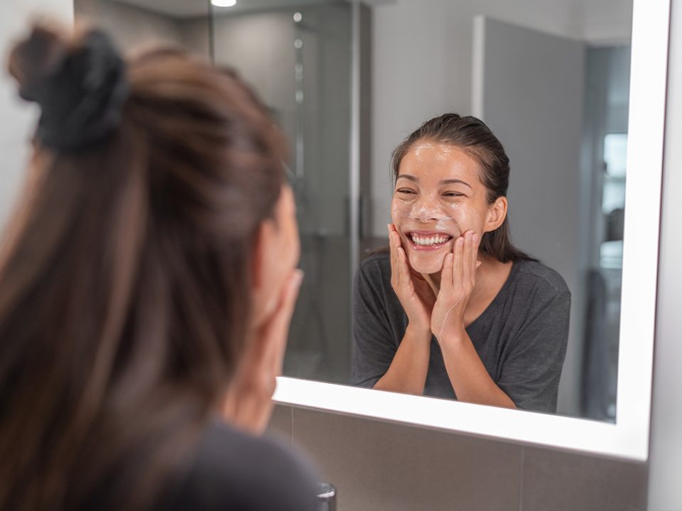 Cuci muka untuk mencegah breakout wajah