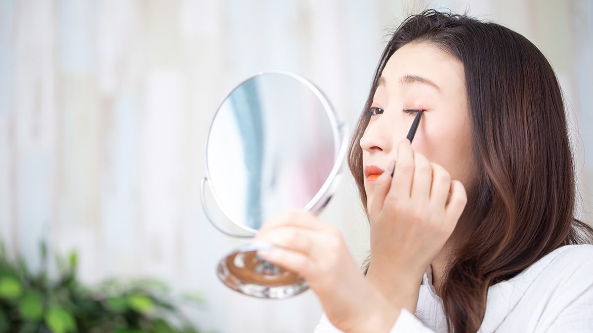 cara memaksimalkan warna eyeshadow