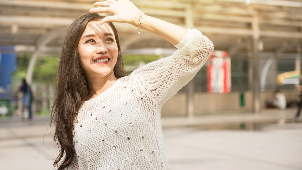 Sunscreen bermanfaat mencegah kerutan di dahi