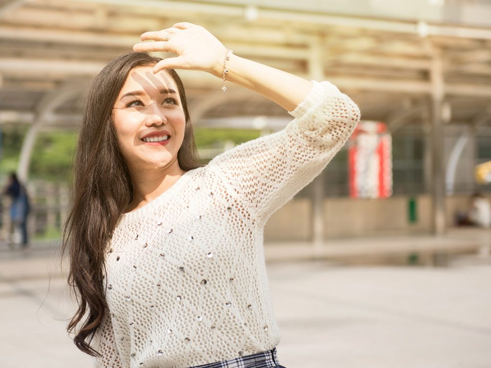 Sunscreen bermanfaat mencegah kerutan di dahi