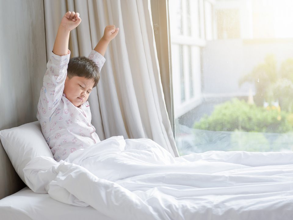 Cara mengajarkan anak bangun pagi