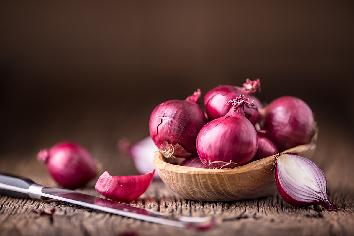 Menghilangkan bekas gigitan nyamuk dengan bawang merah