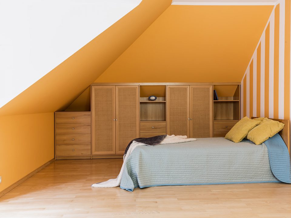 Tips menata kamar tidur sempit