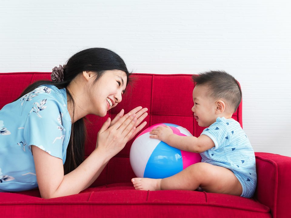 Cara melatih anak berbicara