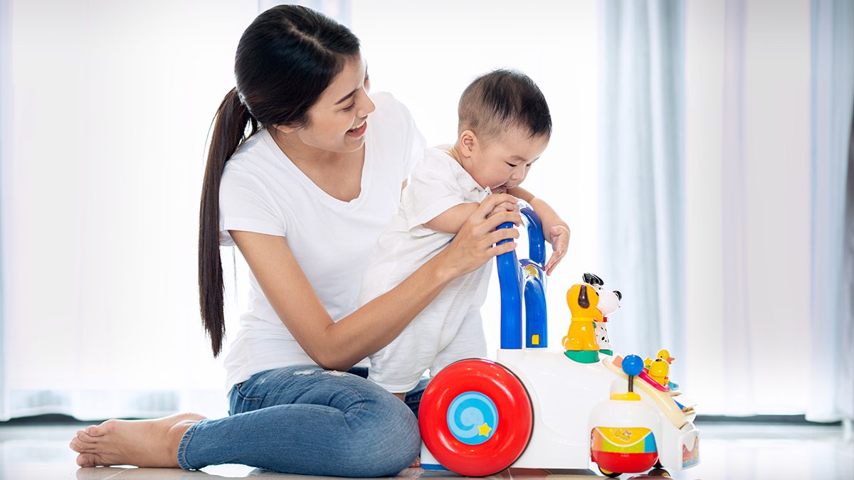 stimulasi anak cepat berjalan