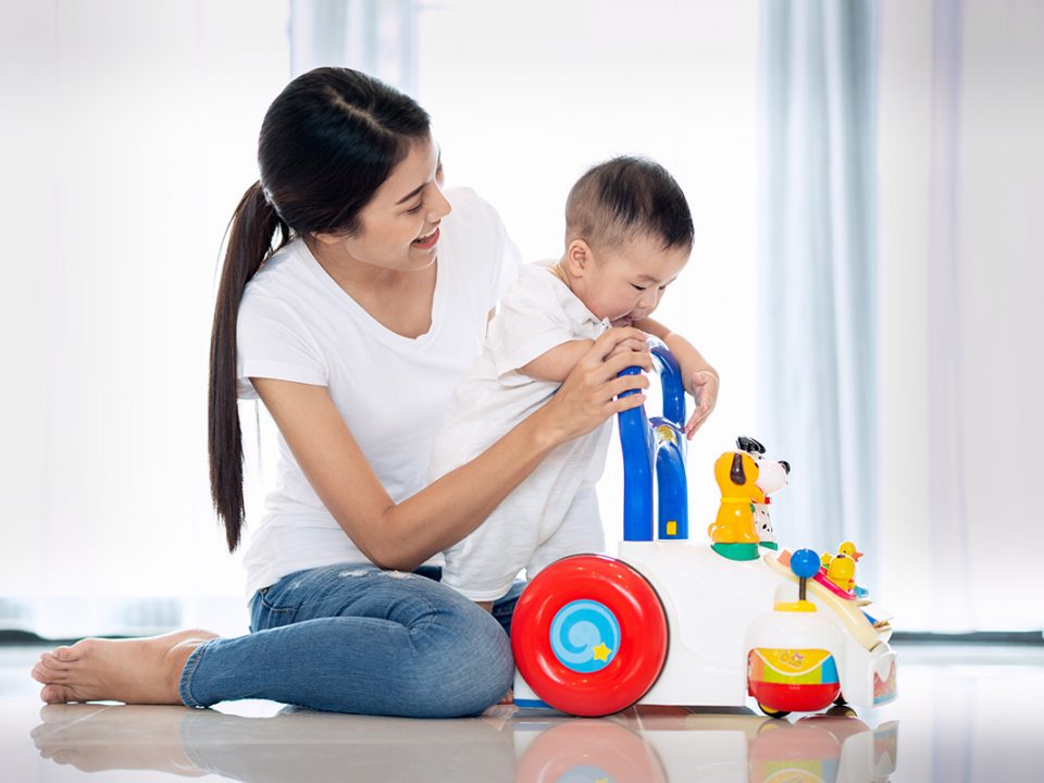 stimulasi anak cepat berjalan