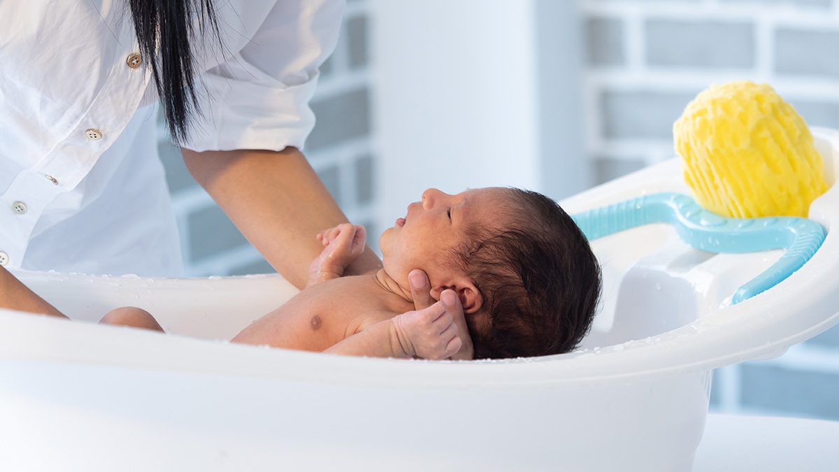 Perlengkapan mandi bayi