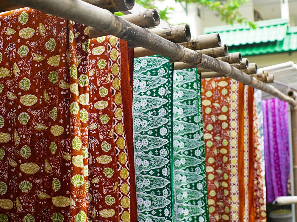 Cara mencuci batik