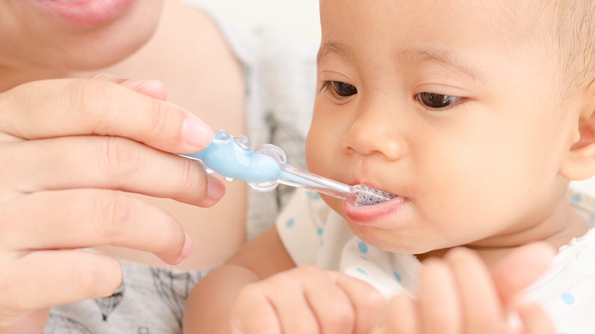 Merawat gigi bayi