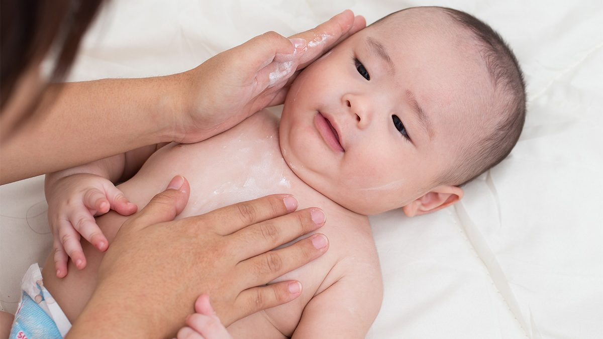 Tips memilih bedak bayi