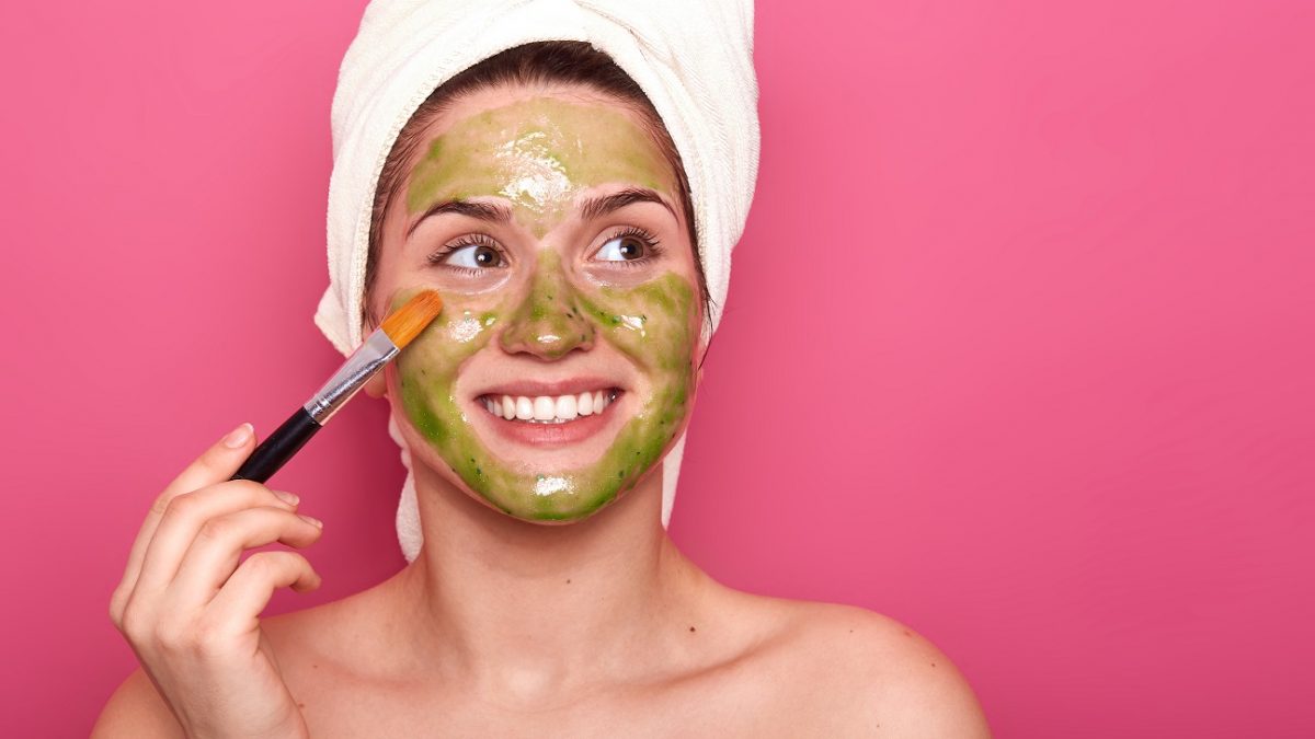 Masker mencerahkan wajah
