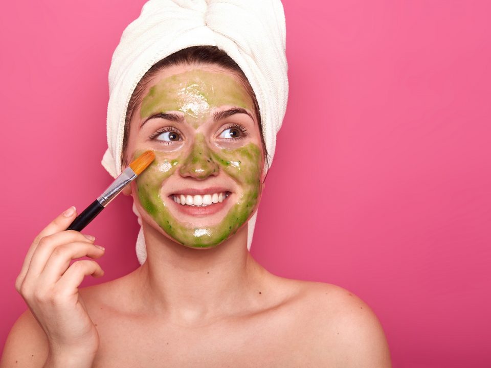 Masker mencerahkan wajah