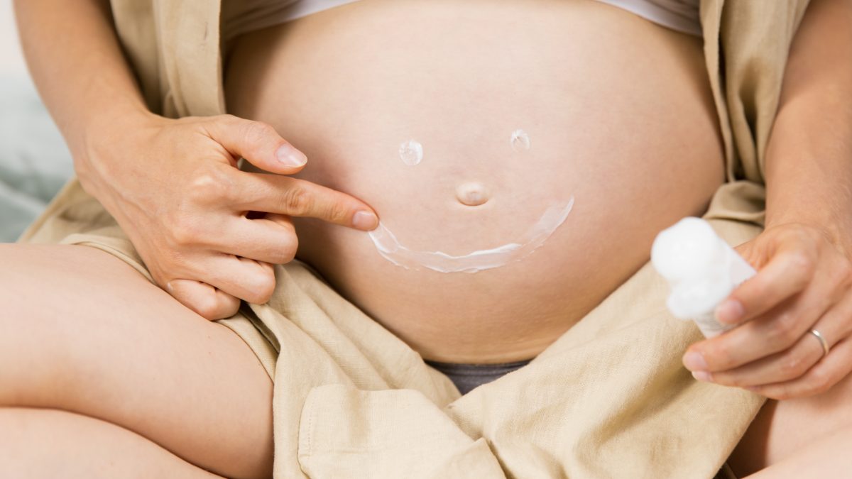 Menghilangkan stretch mark