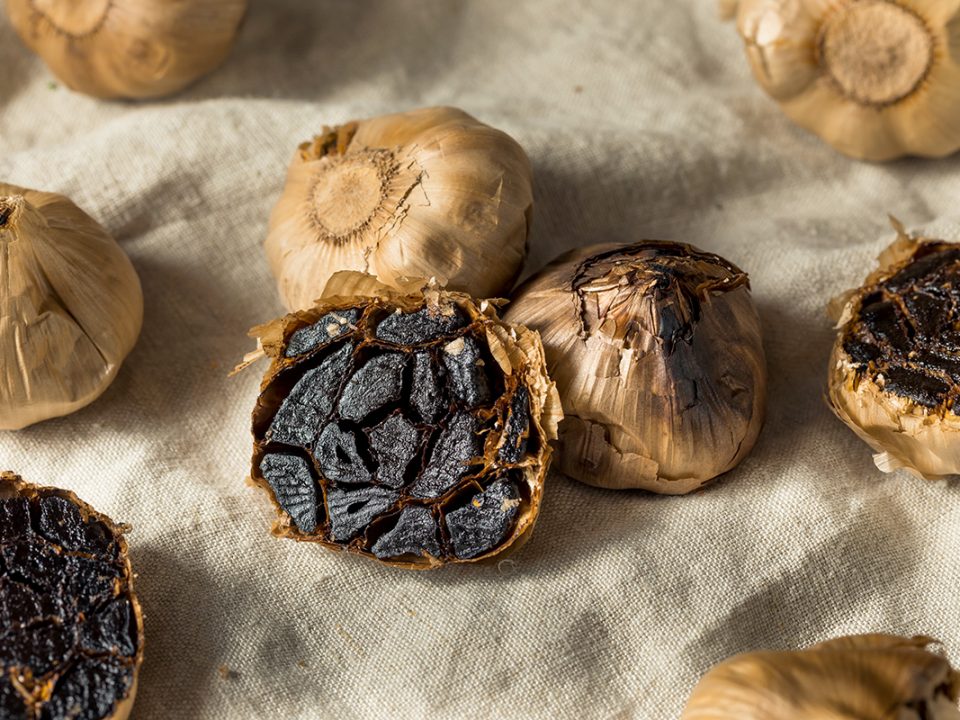 Manfaat Bawang Hitam