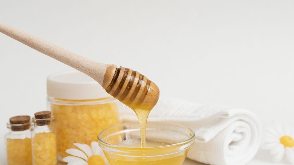 Madu untuk masker eksfoliasi alami
