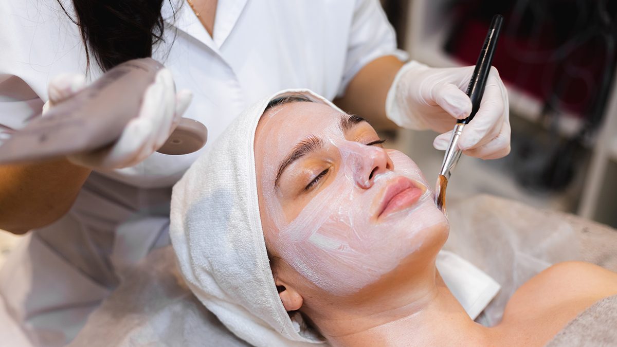Perawatan Wajah di Salon