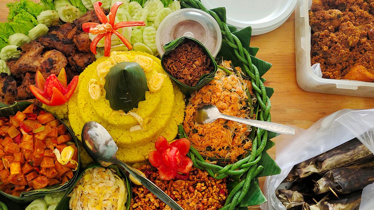 Cara Menghias Tumpeng