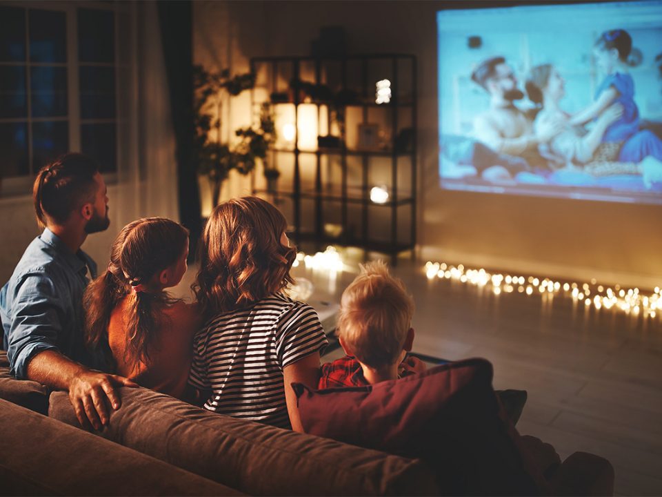 Bioskop di rumah
