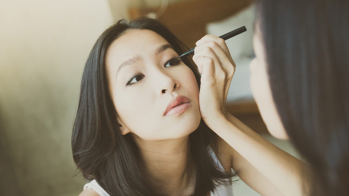 Cara Memakai Eyeliner