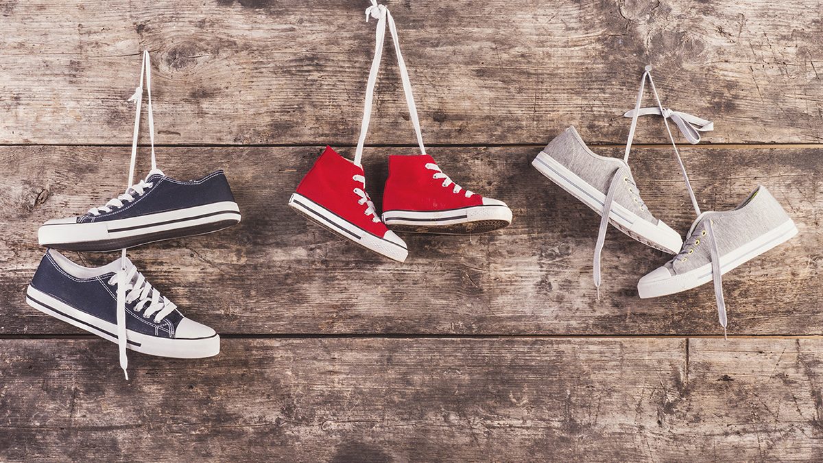 Cara Mengeringkan Sepatu