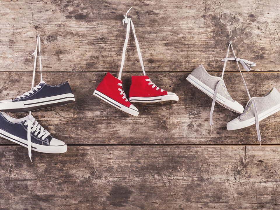 Cara Mengeringkan Sepatu