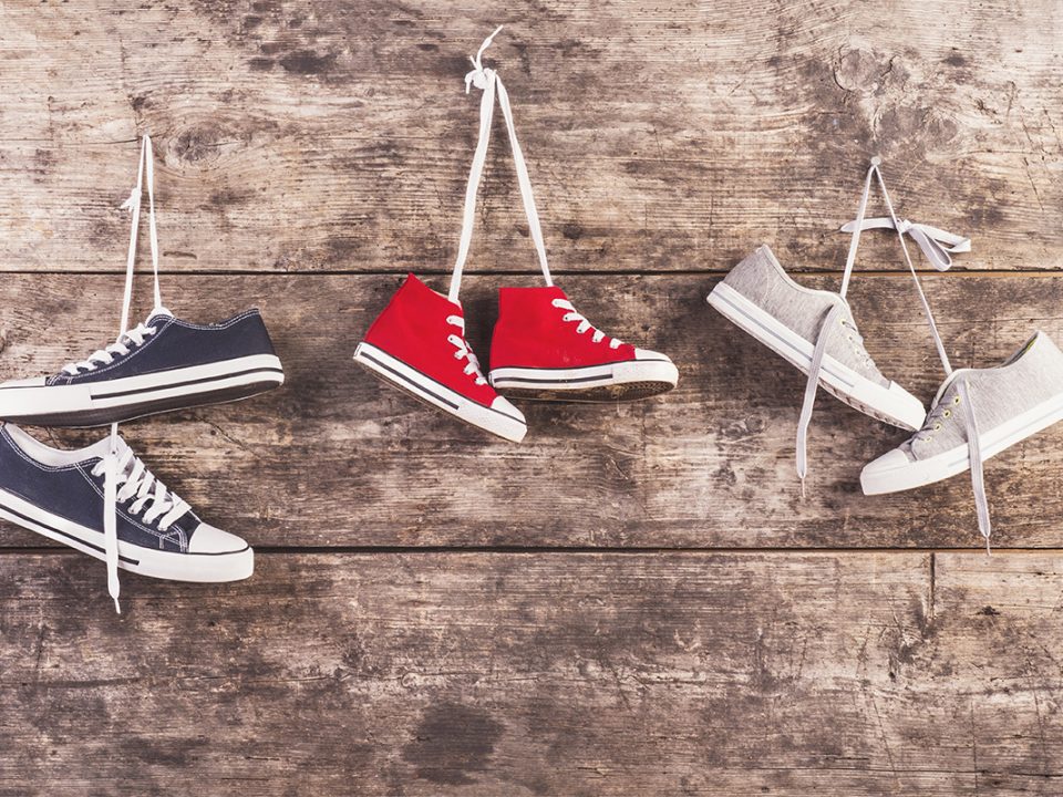 Cara Mencuci Sepatu