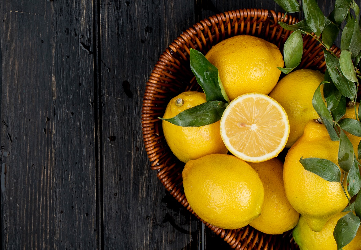 Kulit lemon pengharum sepatu