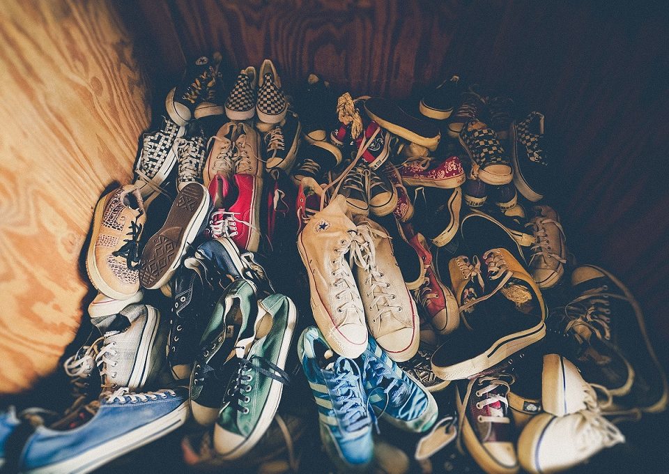 Menghilangkan bau sepatu