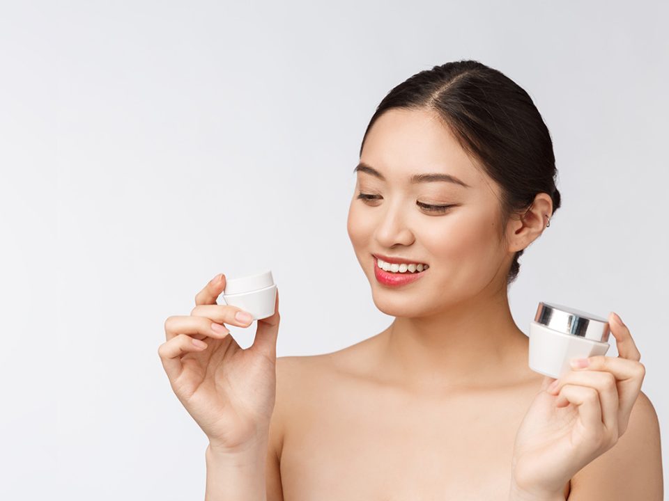 Memilih kosmetik yang aman