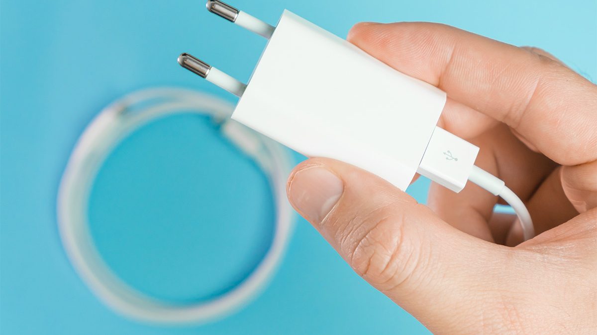Merawat charger HP