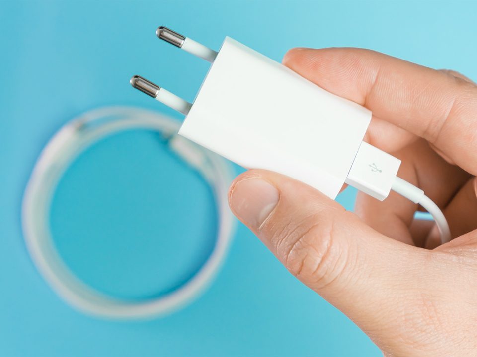 Merawat charger HP