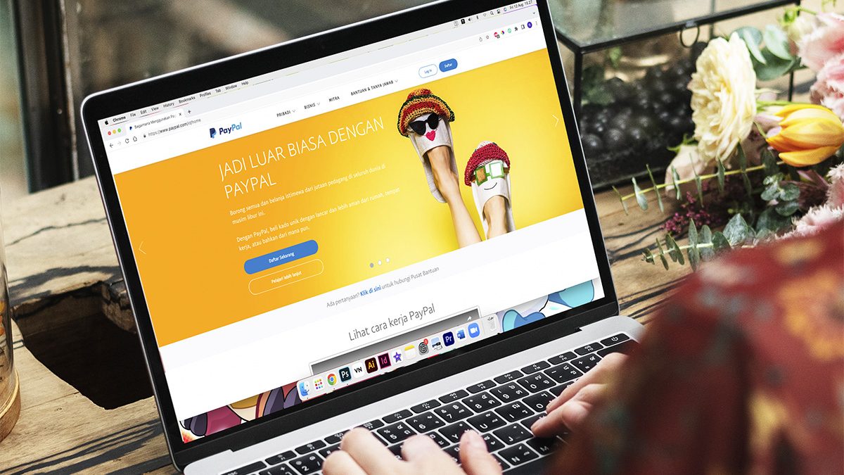 Mengunakan PayPal