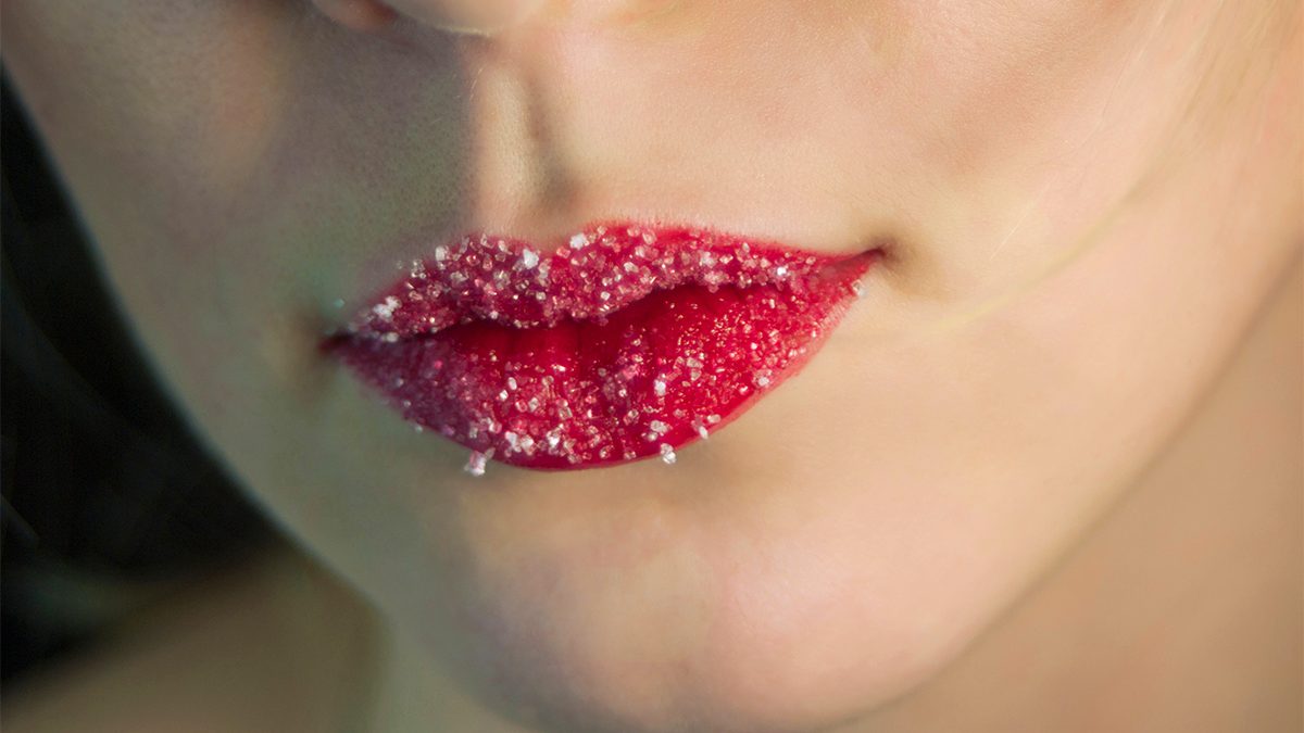 Manfaat lip scrub