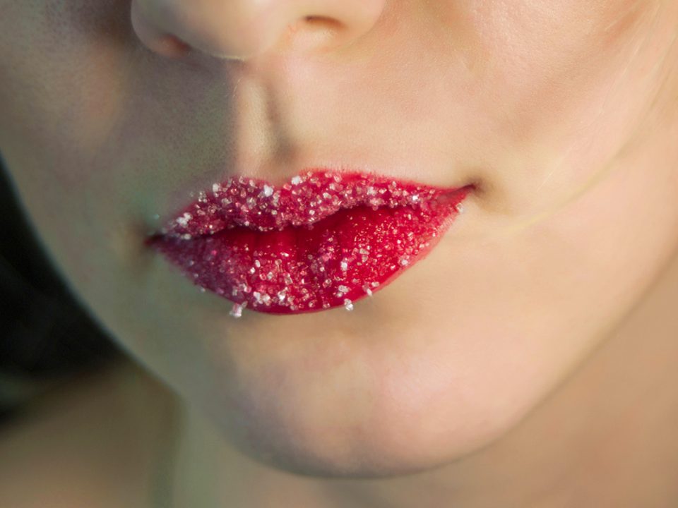 Manfaat lip scrub