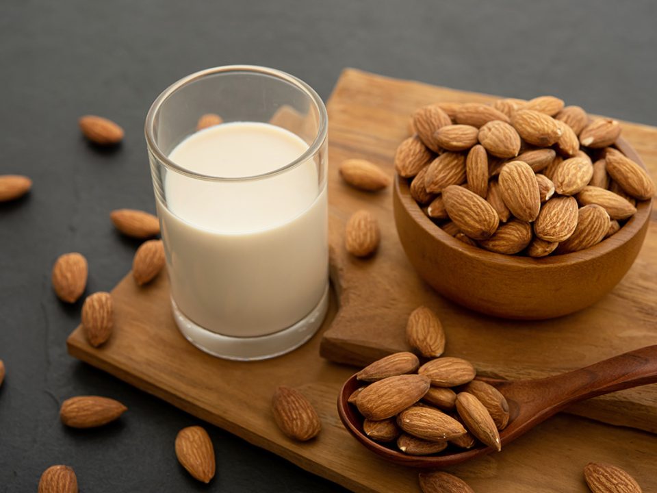 Almond untuk Wajah