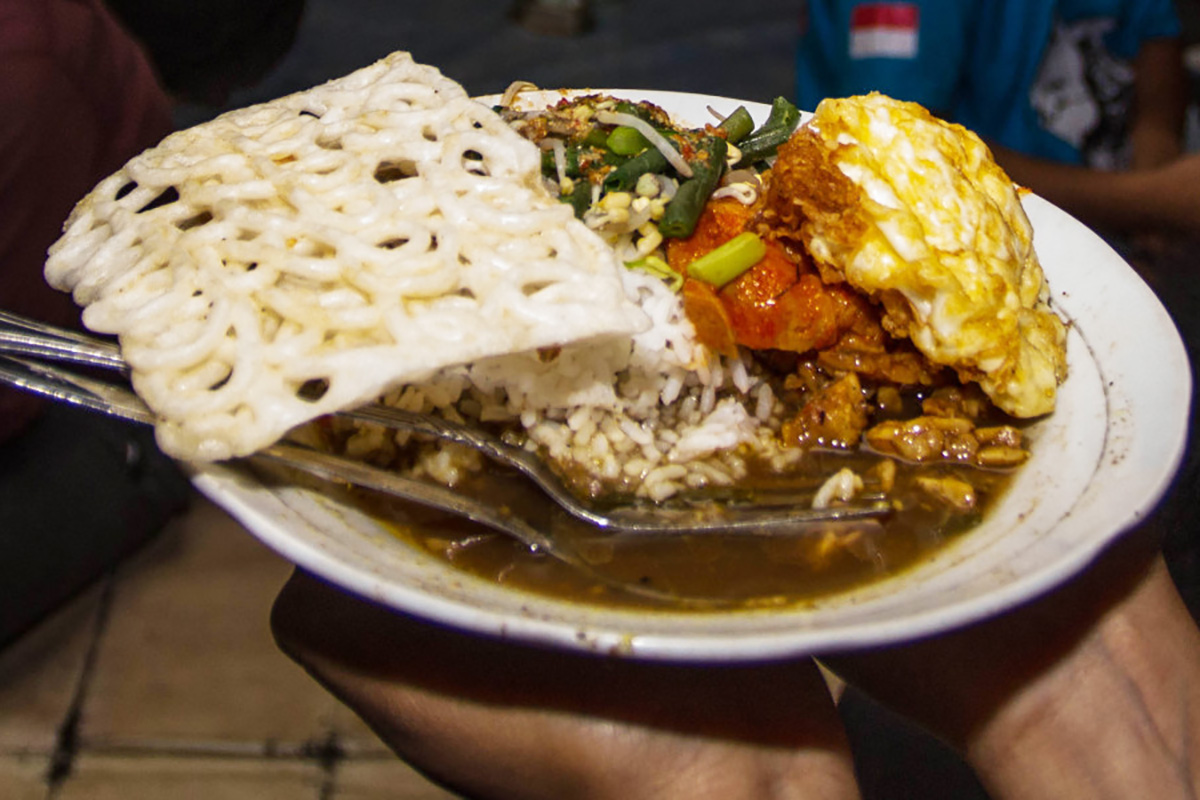 Makanan Khas Banyuwangi Pecel Rawon