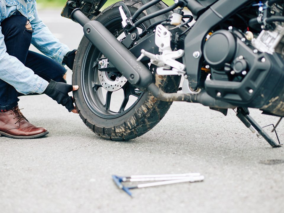 Merawat Ban Motor