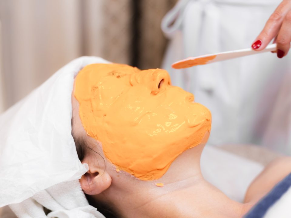 Masker komedo alami